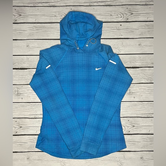 Nike Woman’s Blue Dry Fit Pullover - Picture 1 of 2